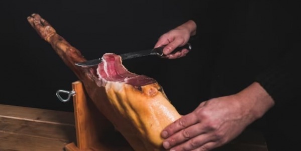 Cómo escoger el jamonero ideal 